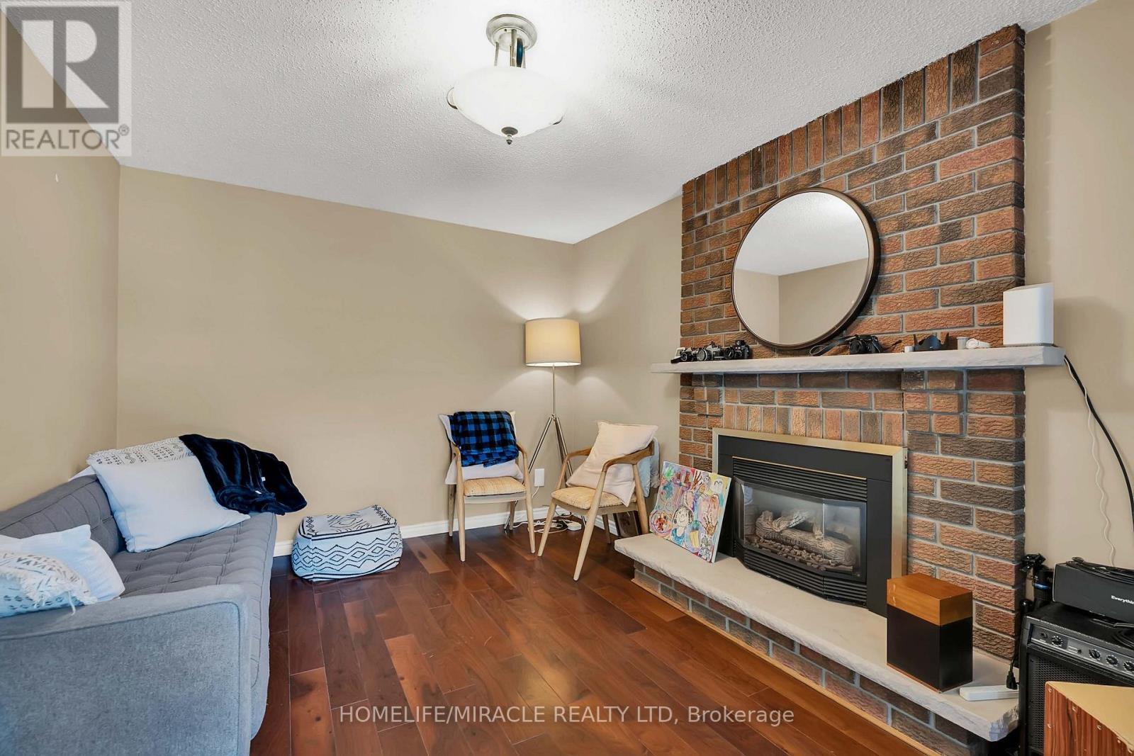 9 Iris Crescent, Brampton, ON