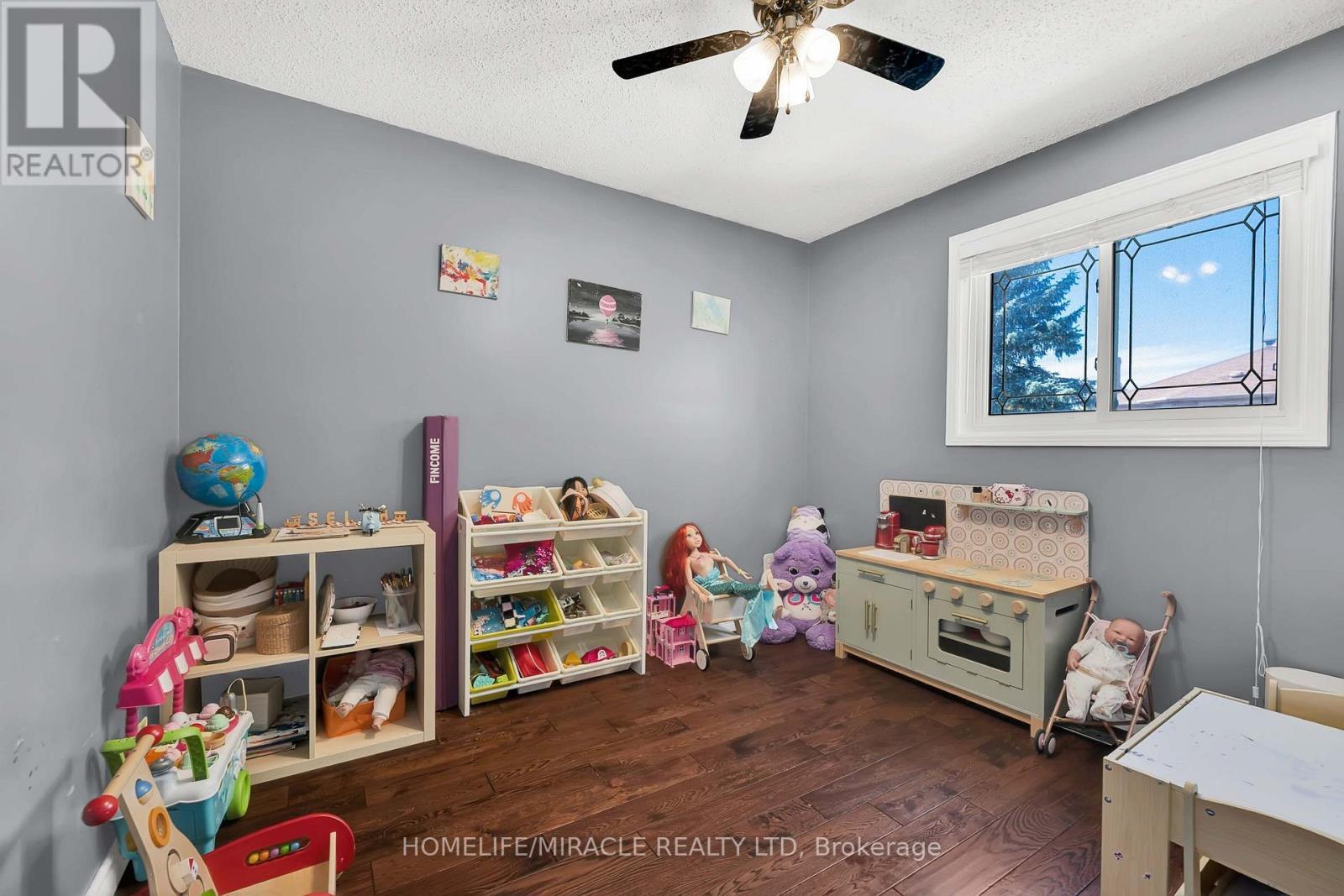 9 Iris Crescent, Brampton, ON