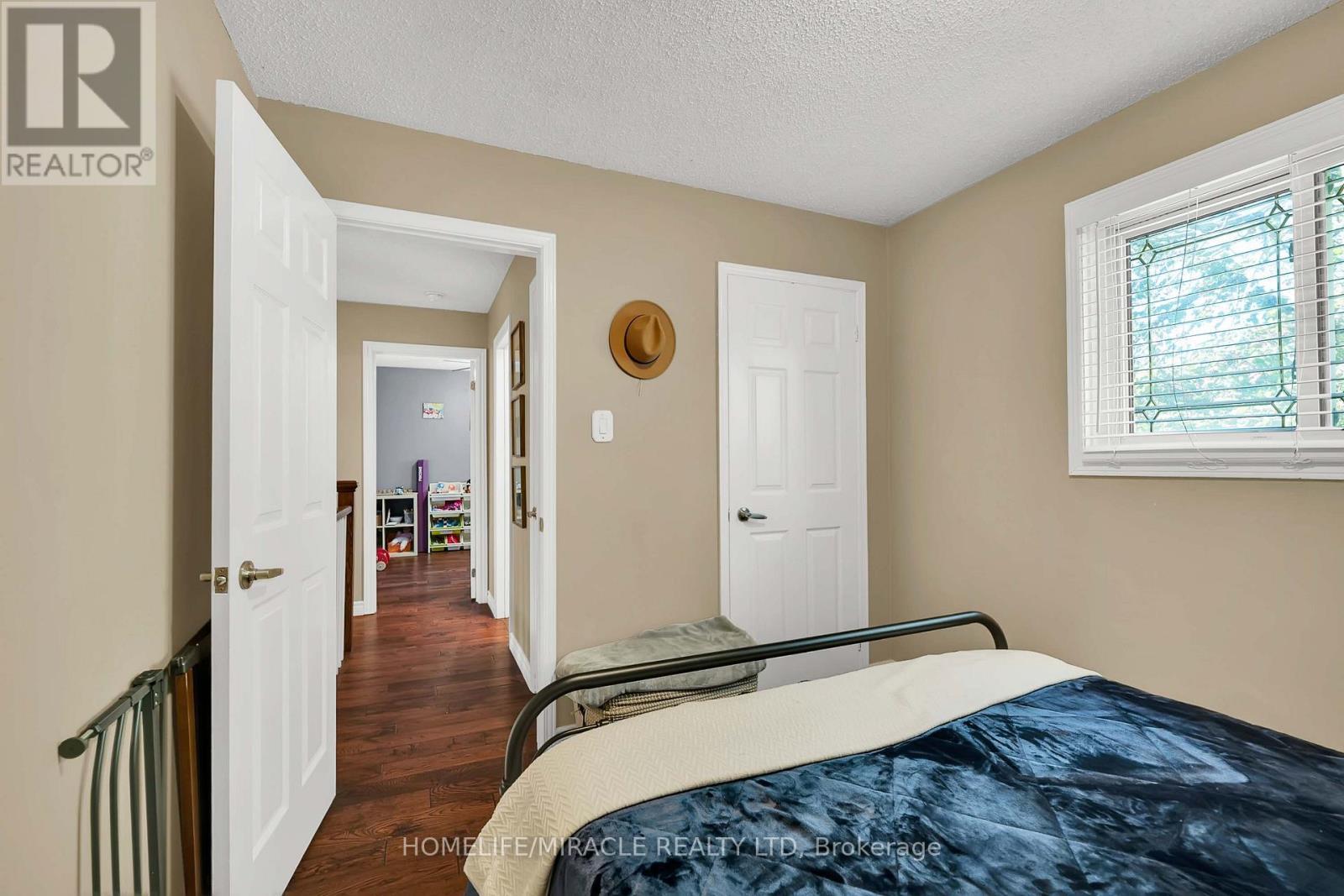 9 Iris Crescent, Brampton, ON