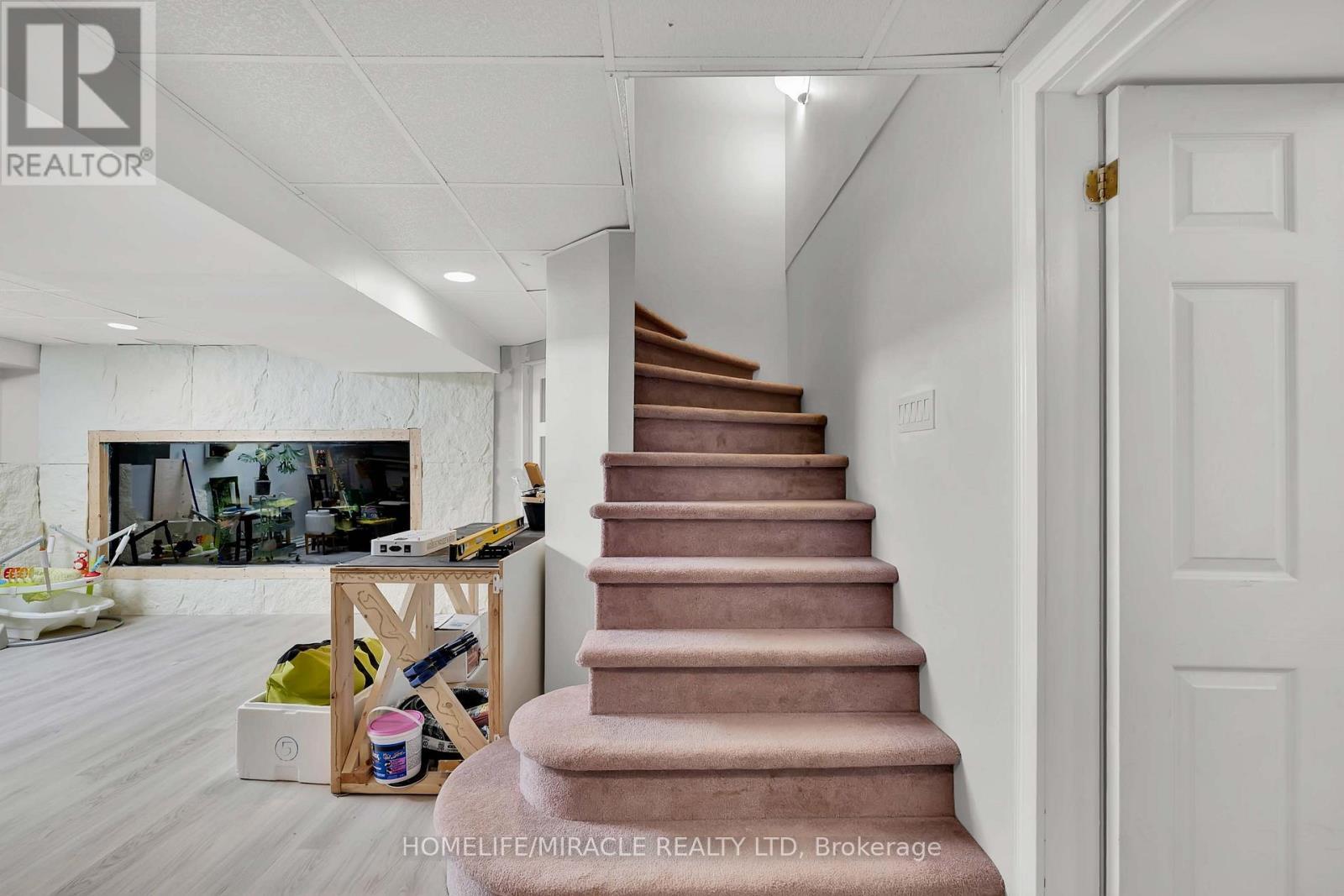 9 Iris Crescent, Brampton, ON
