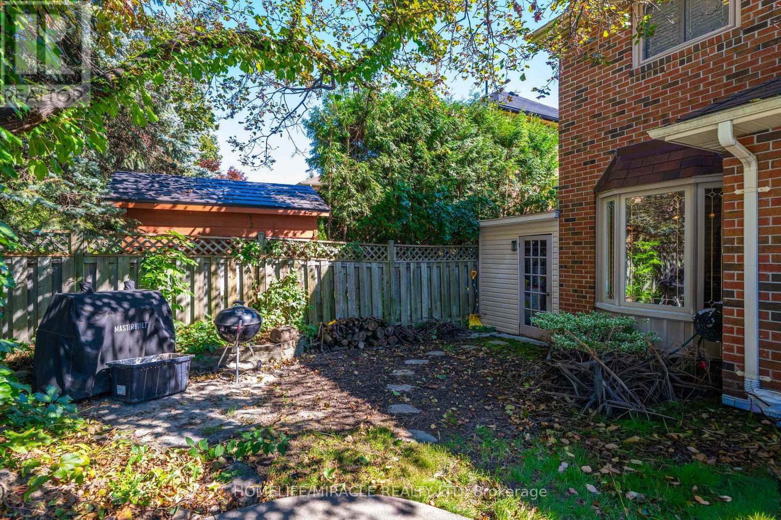 9 Iris Crescent, Brampton, ON