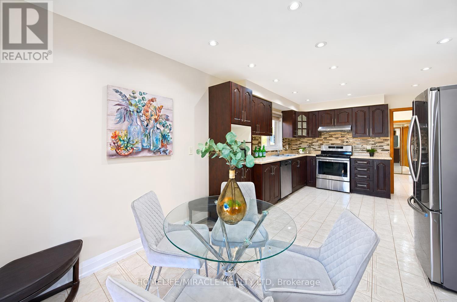 8 Loire Court, Toronto, ON