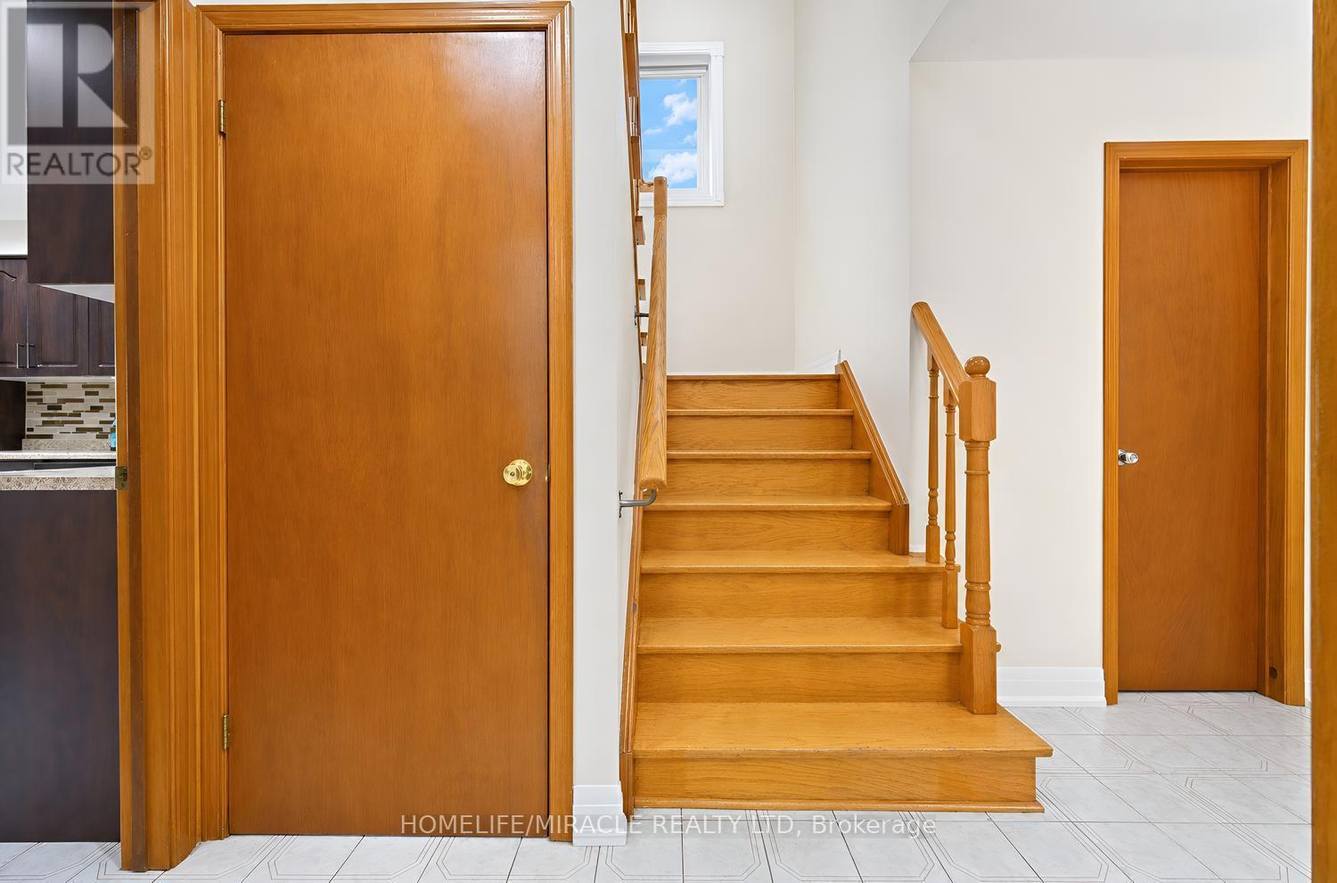 8 Loire Court, Toronto, ON