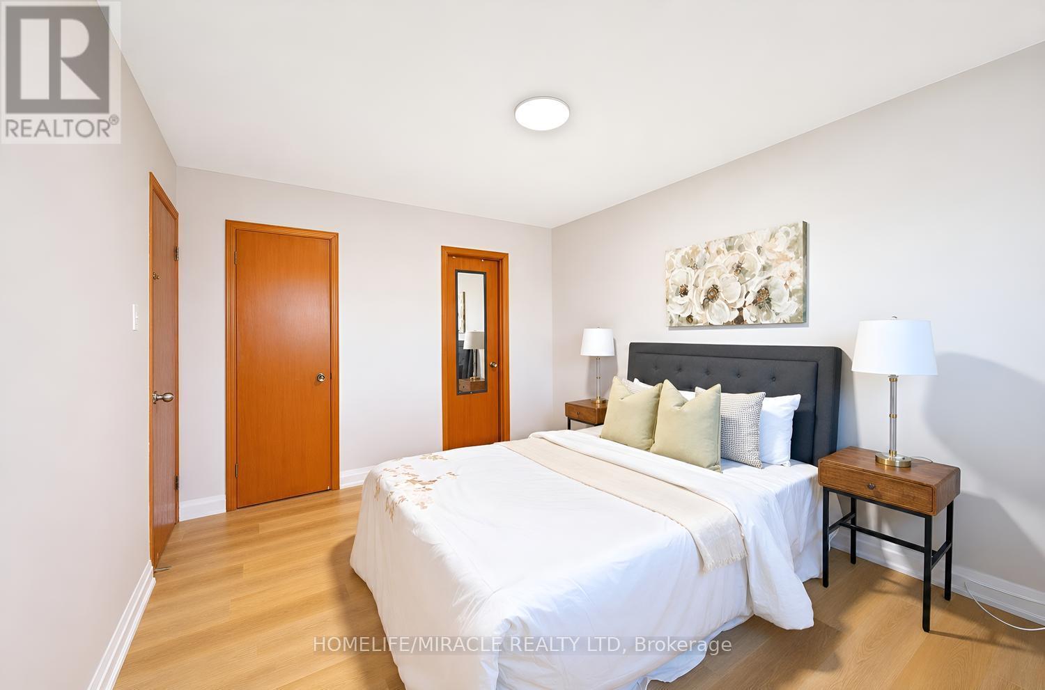 8 Loire Court, Toronto, ON