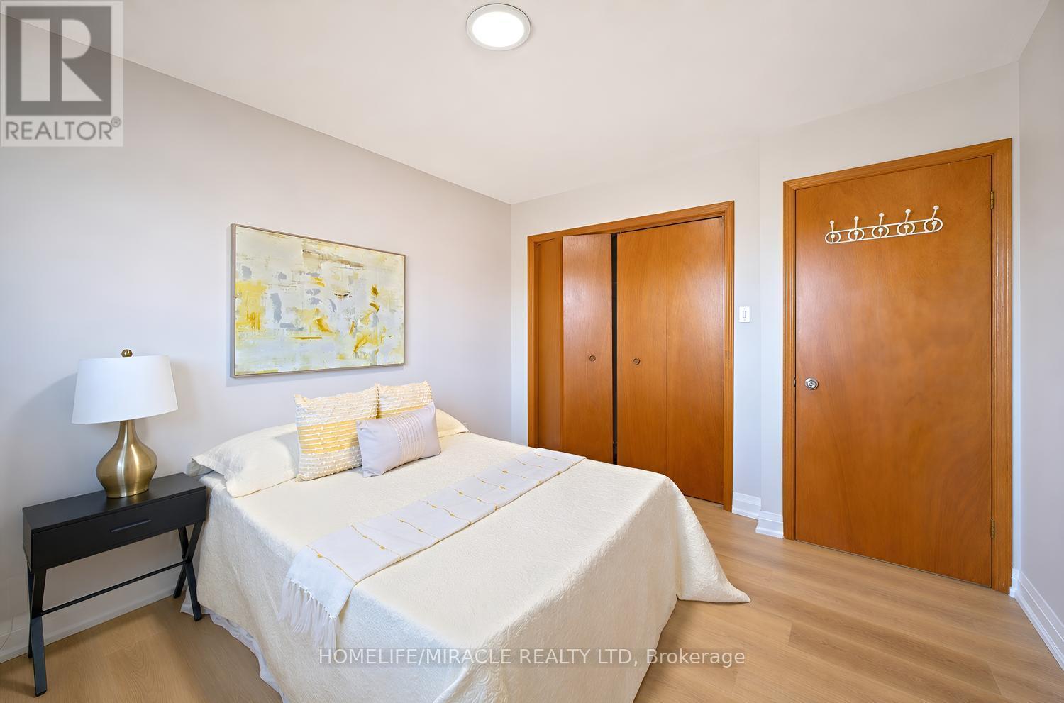 8 Loire Court, Toronto, ON