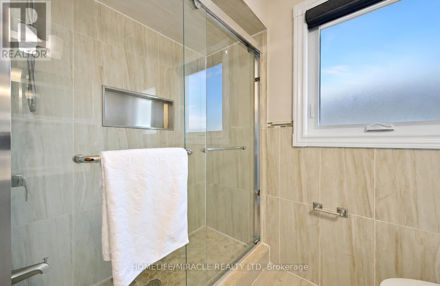 8 Loire Court, Toronto, ON