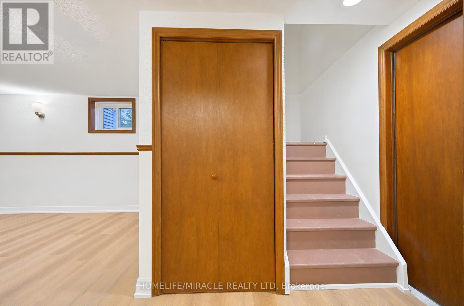 8 Loire Court, Toronto, ON