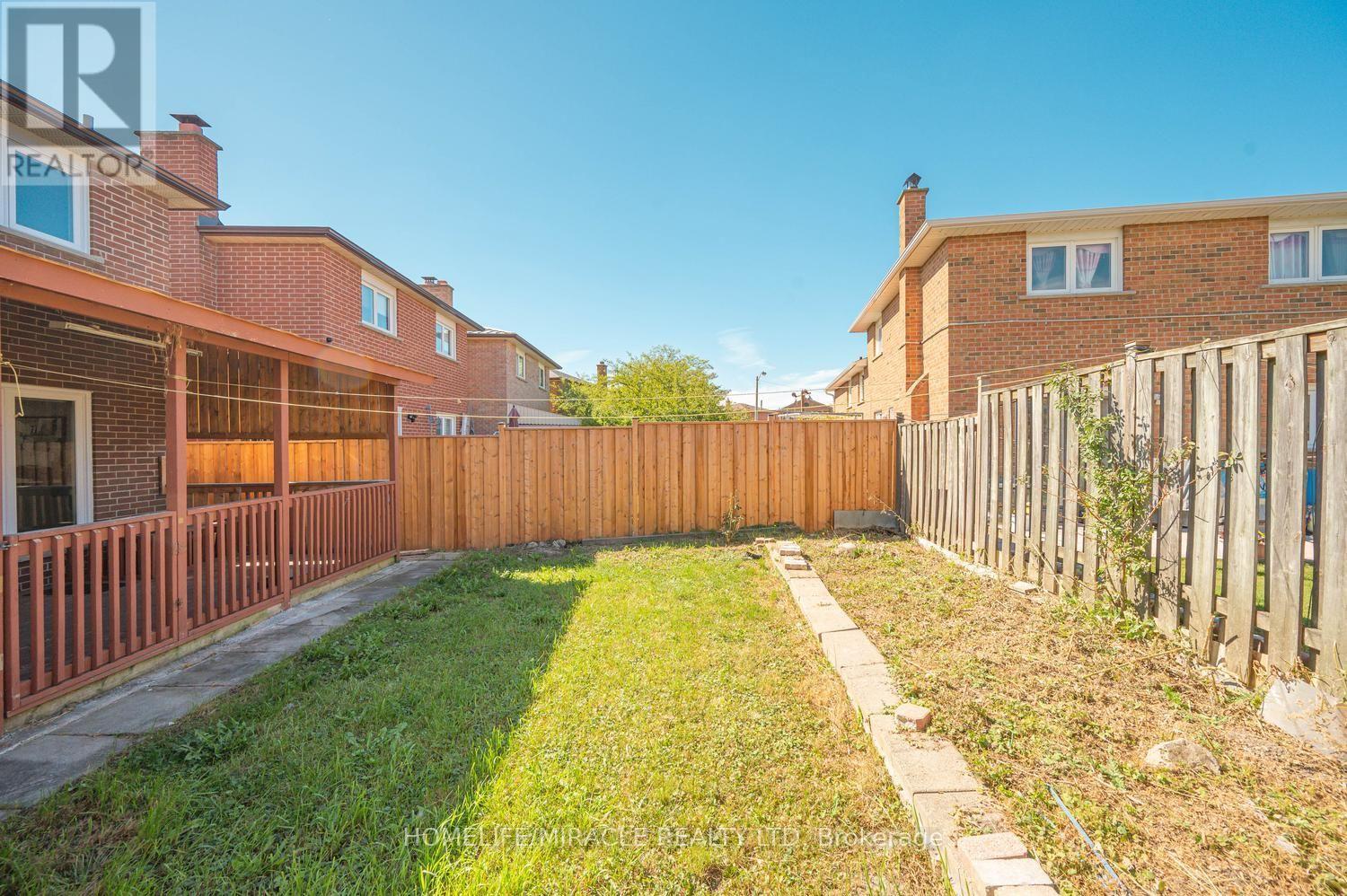 8 Loire Court, Toronto, ON