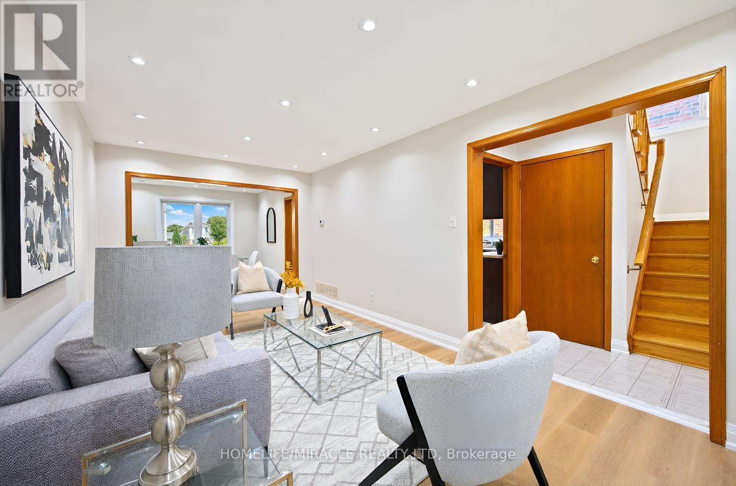 8 Loire Court, Toronto, ON