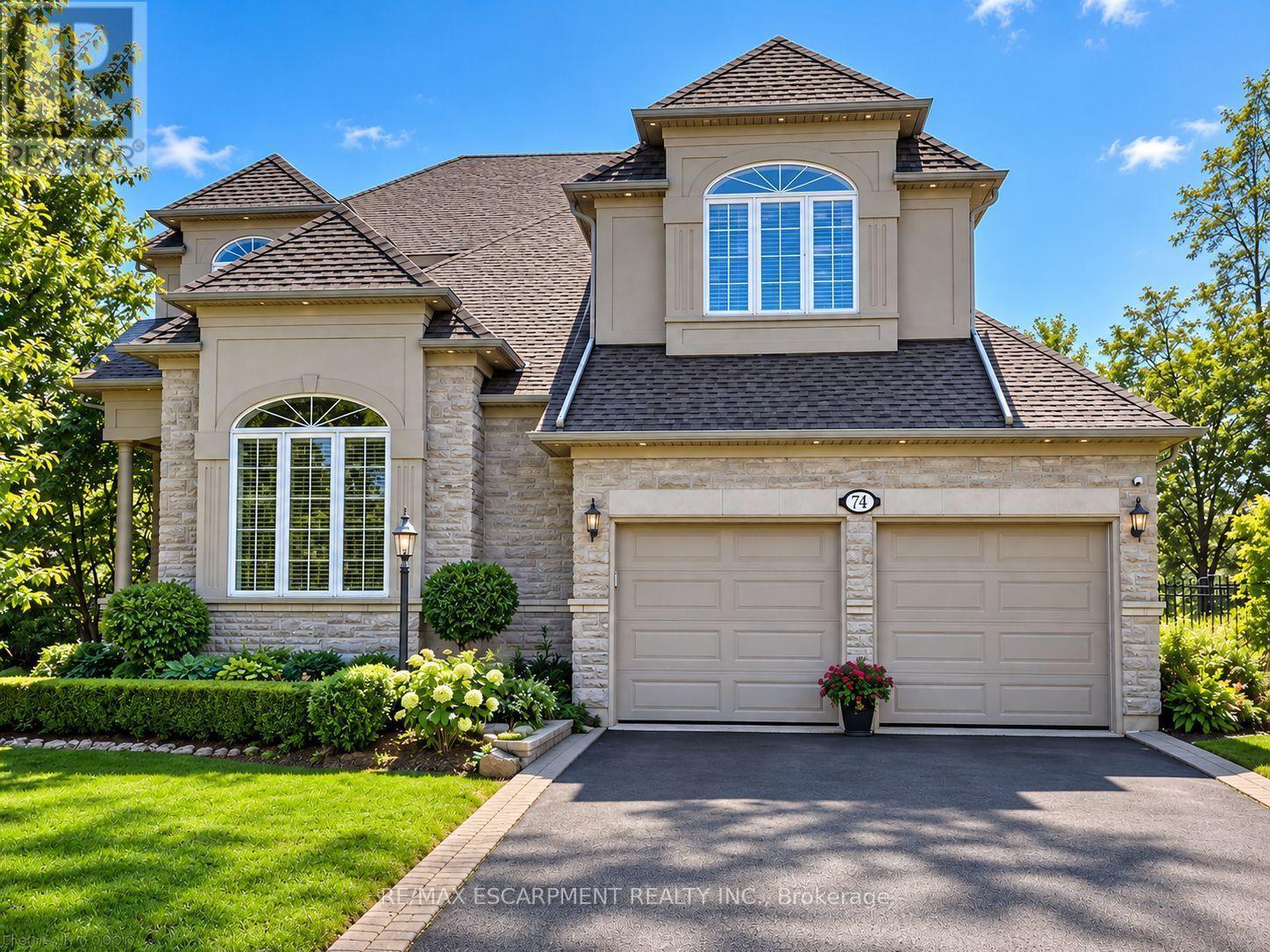 74 Davidson Boulevard, Hamilton, ON
