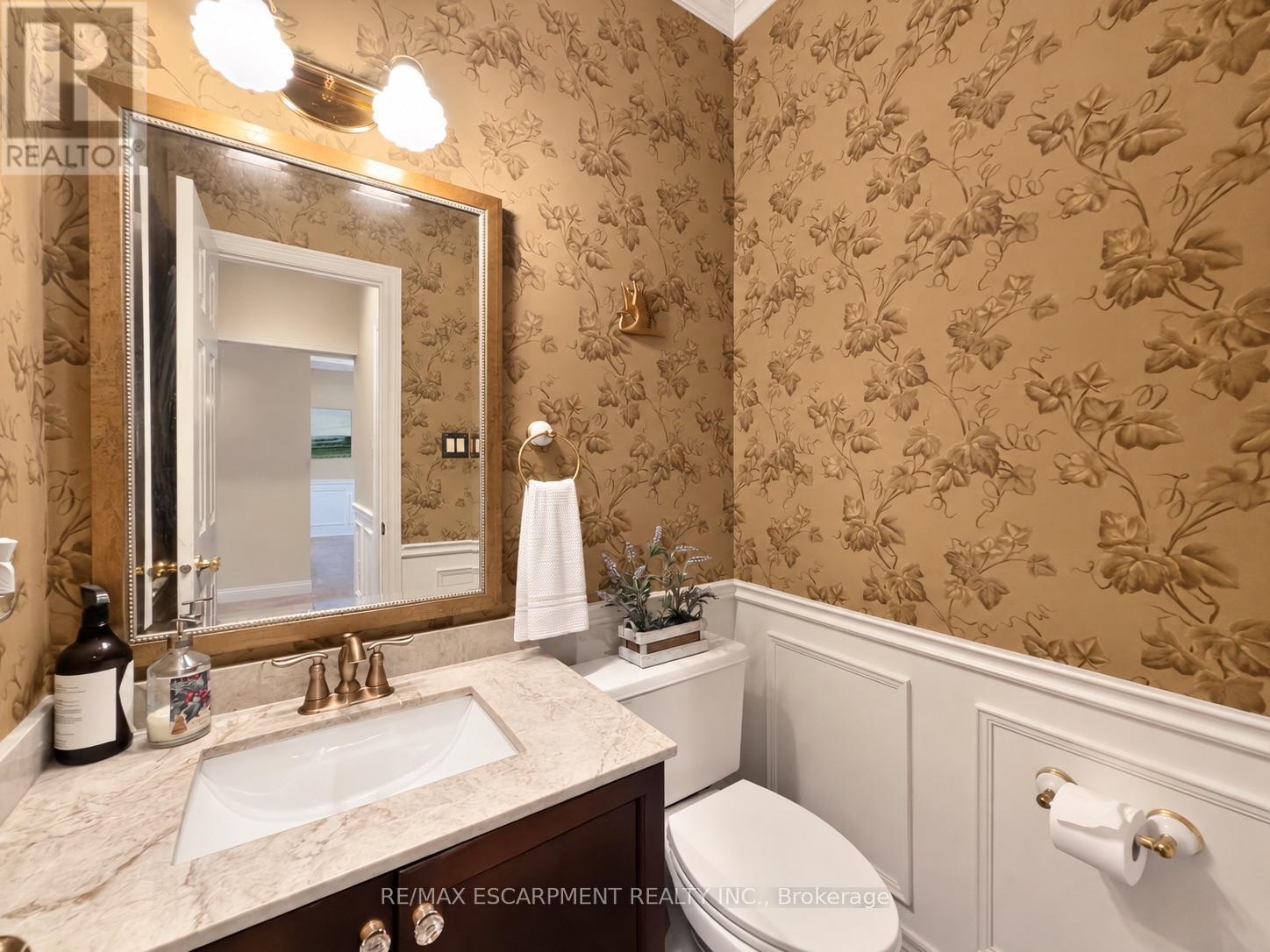 74 Davidson Boulevard, Hamilton, ON