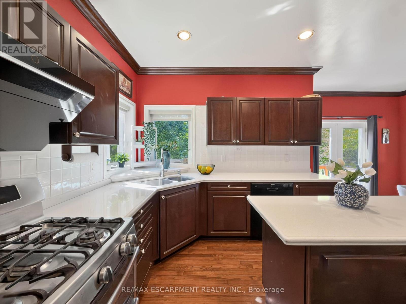 74 Davidson Boulevard, Hamilton, ON