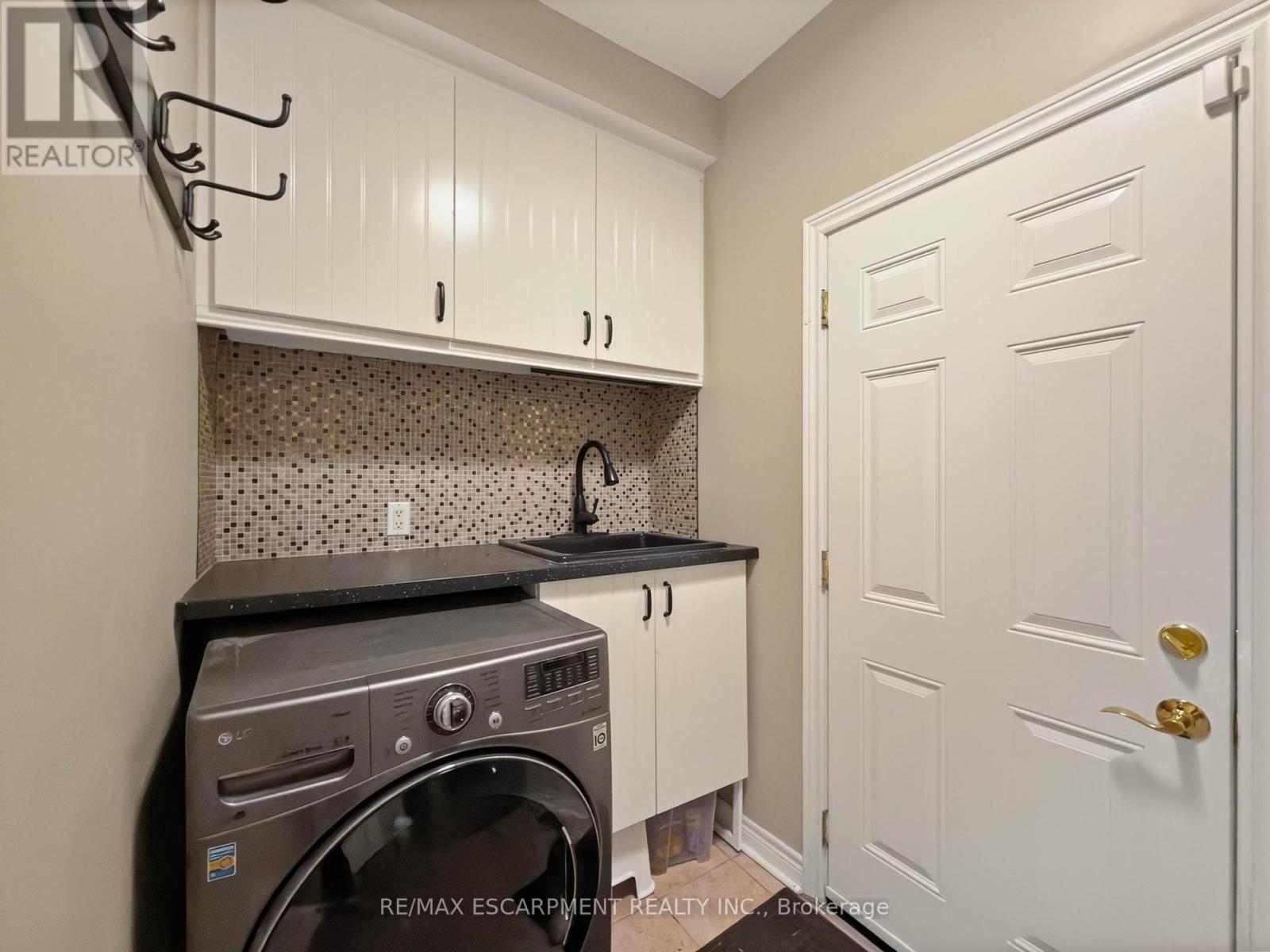 74 Davidson Boulevard, Hamilton, ON