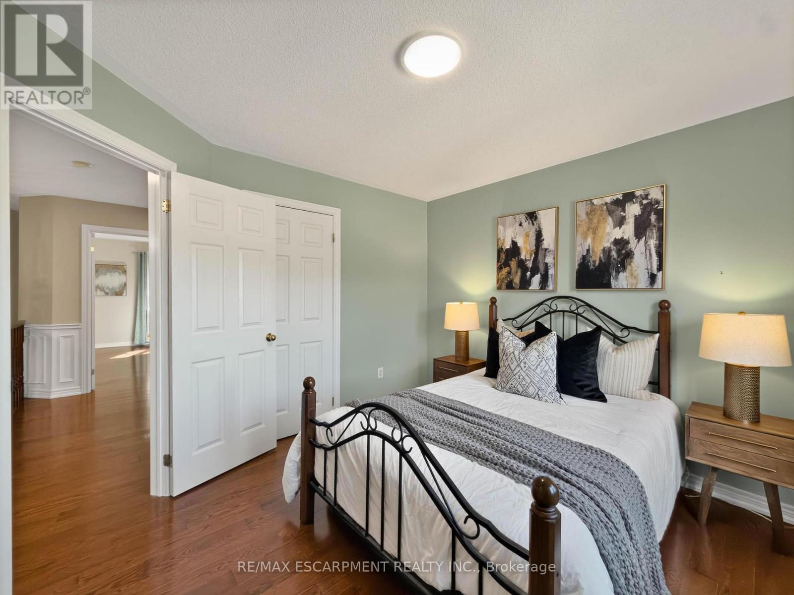 74 Davidson Boulevard, Hamilton, ON