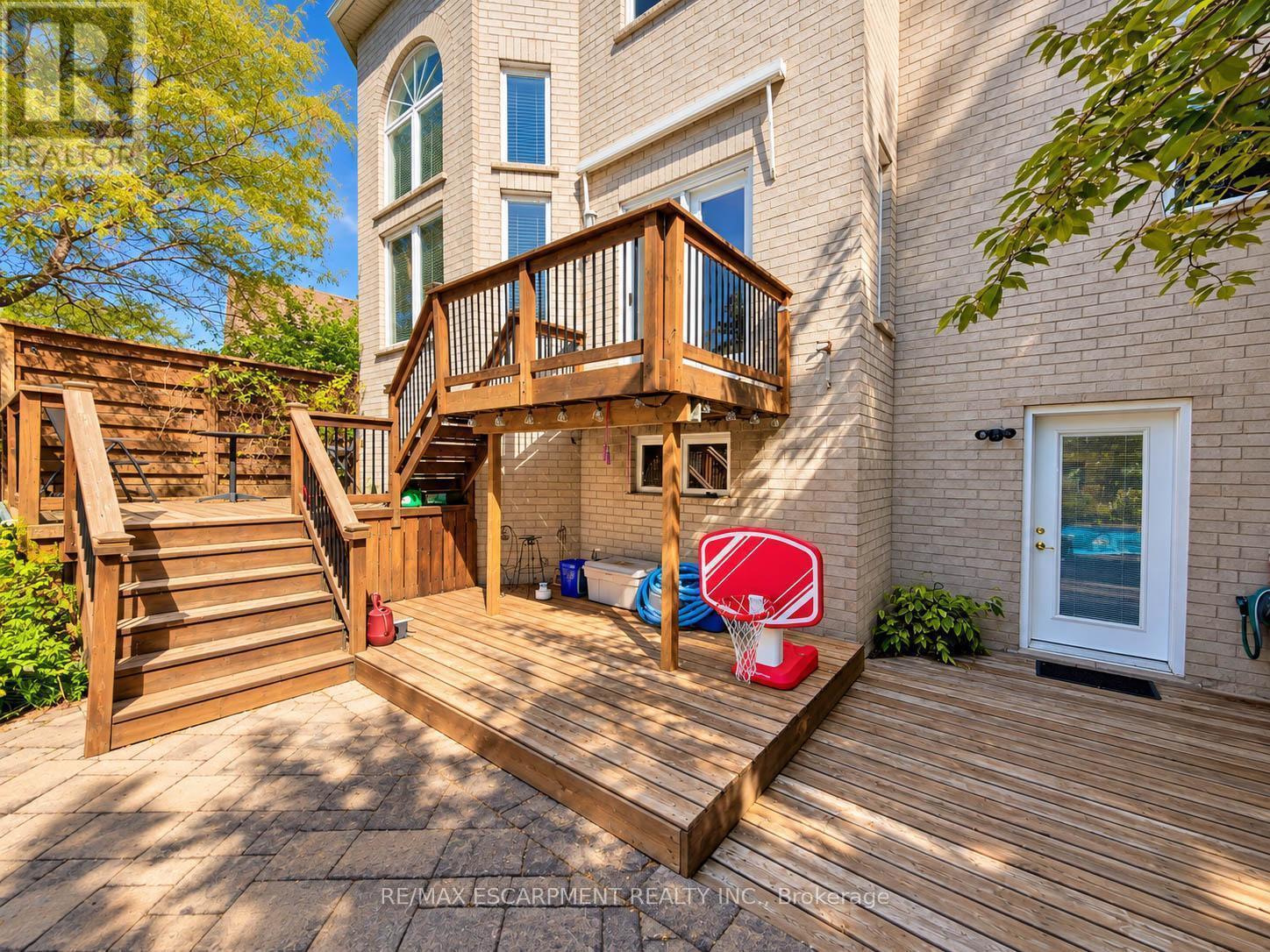 74 Davidson Boulevard, Hamilton, ON