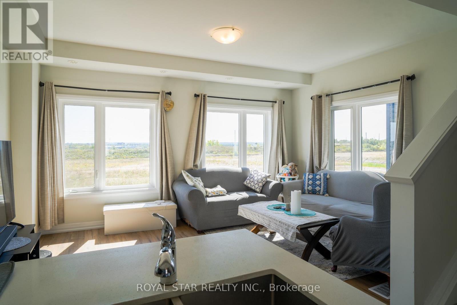 92 - 155 Equestrian Way, Cambridge, ON