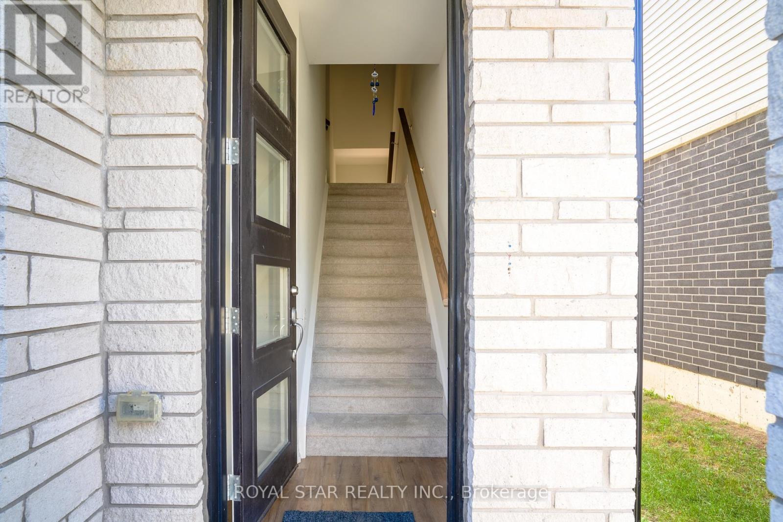92 - 155 Equestrian Way, Cambridge, ON