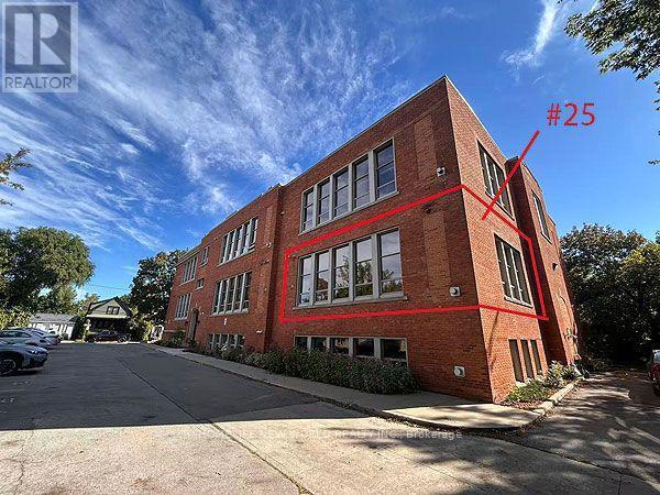 25 - 357 Hunter Street W, Hamilton, ON