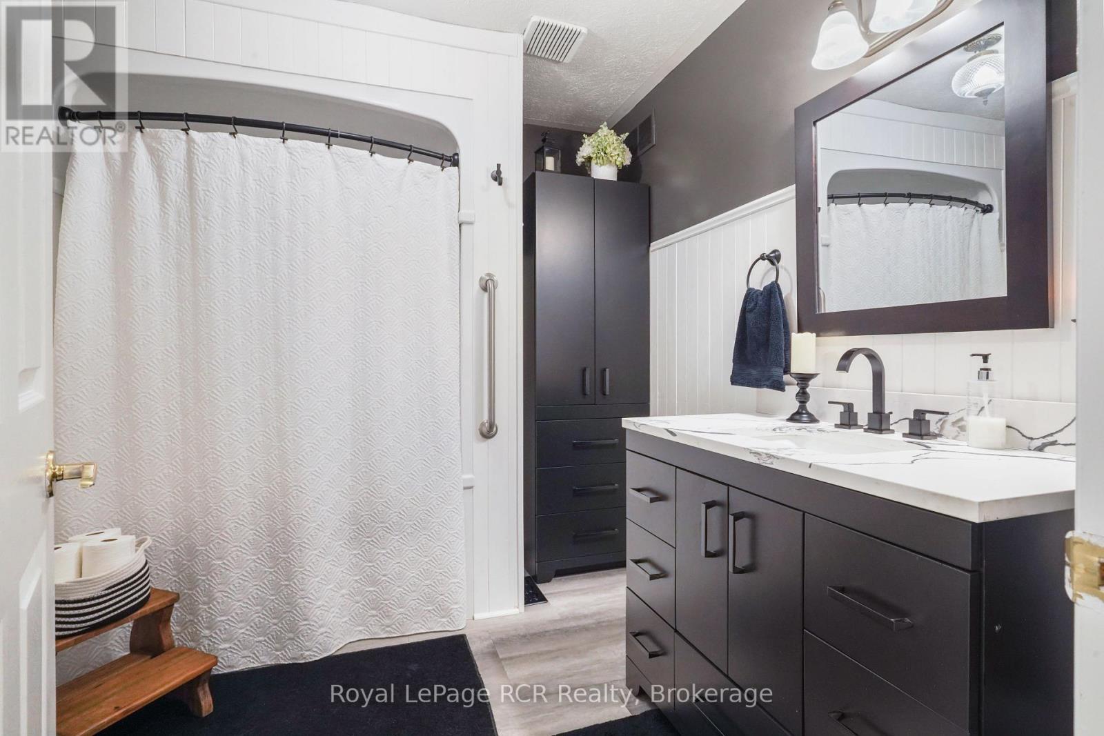 1029 Main Street, Howick, ON