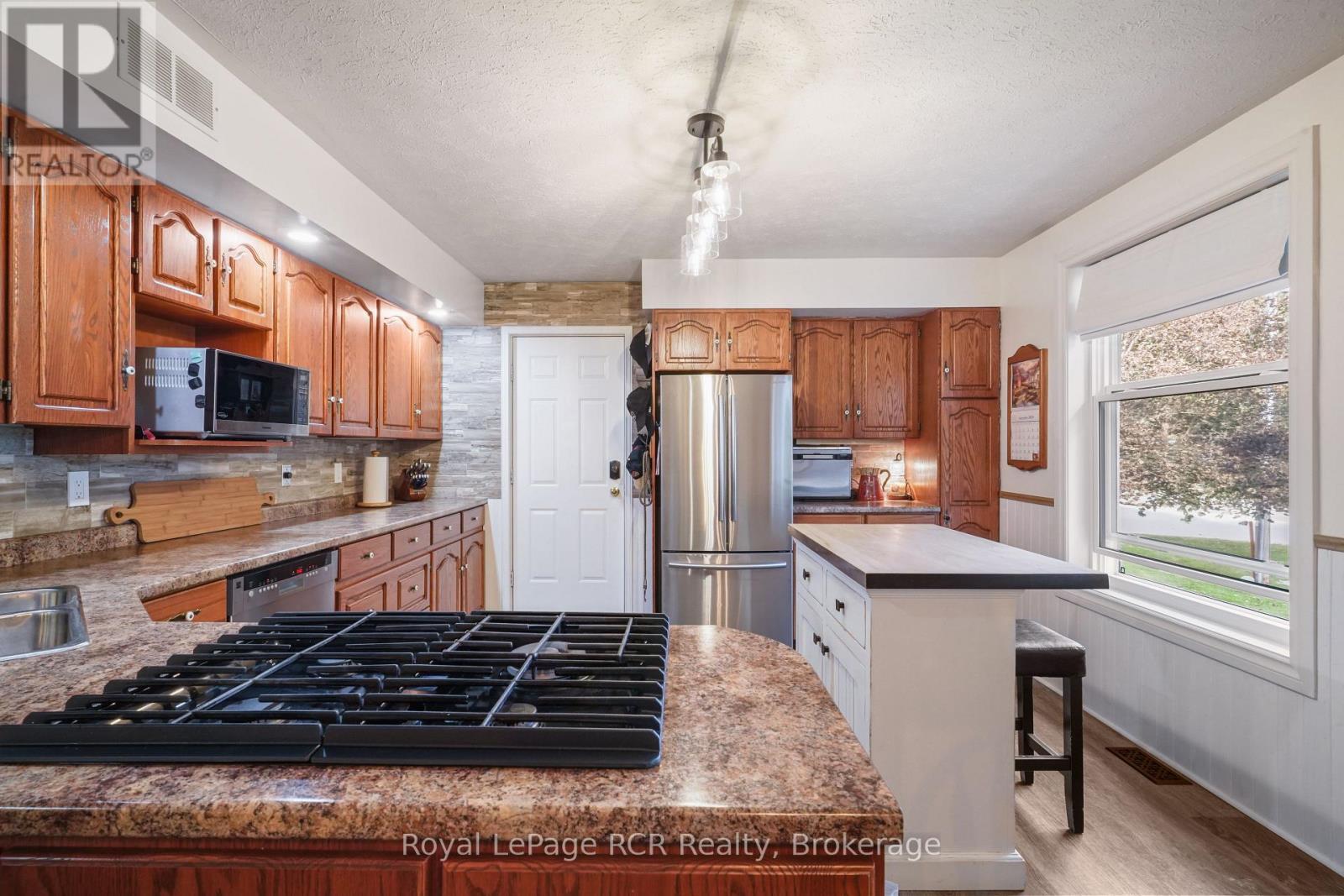 1029 Main Street, Howick, ON