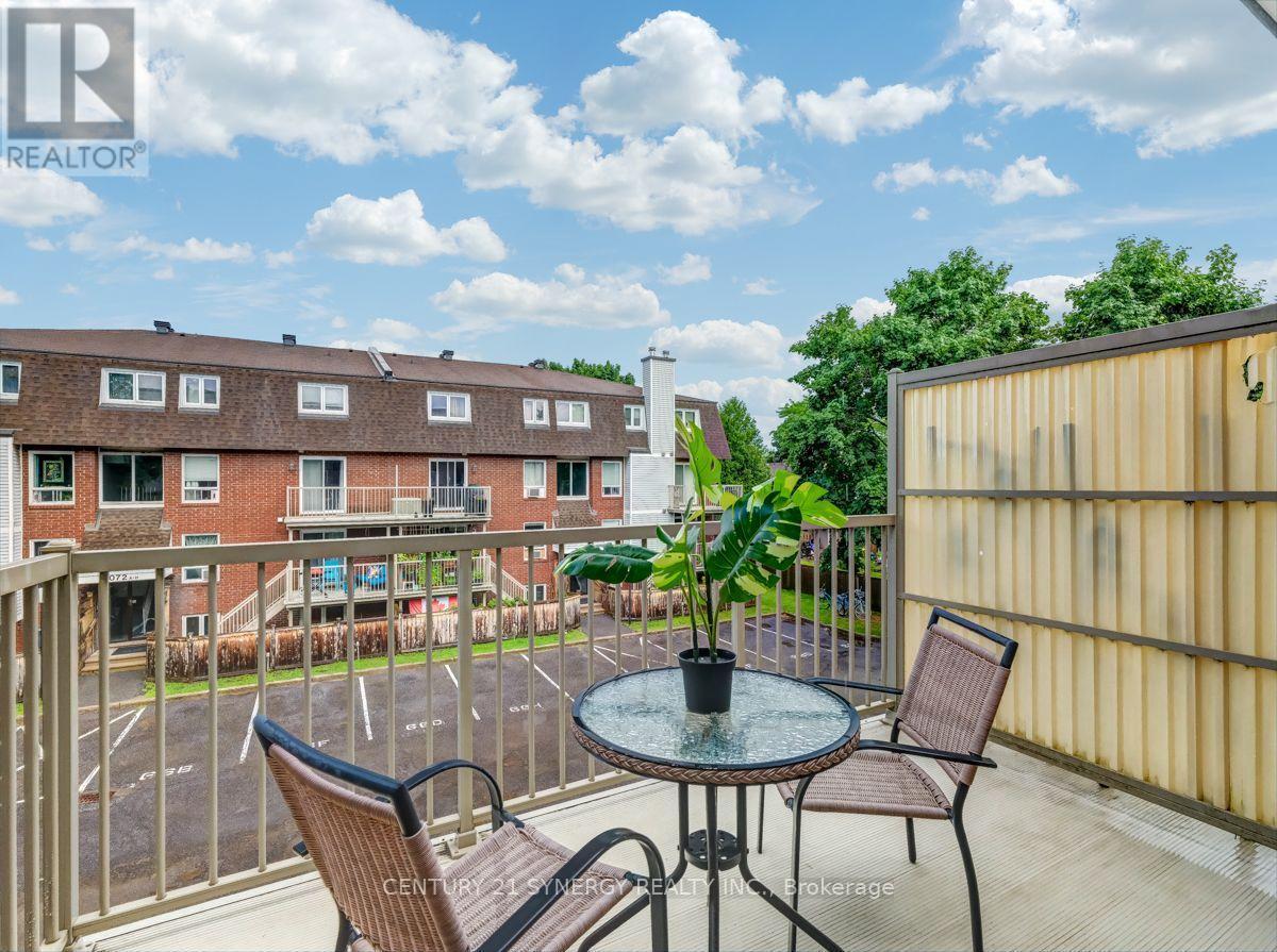 H - 3066 Councillor'S Way, Ottawa, ON