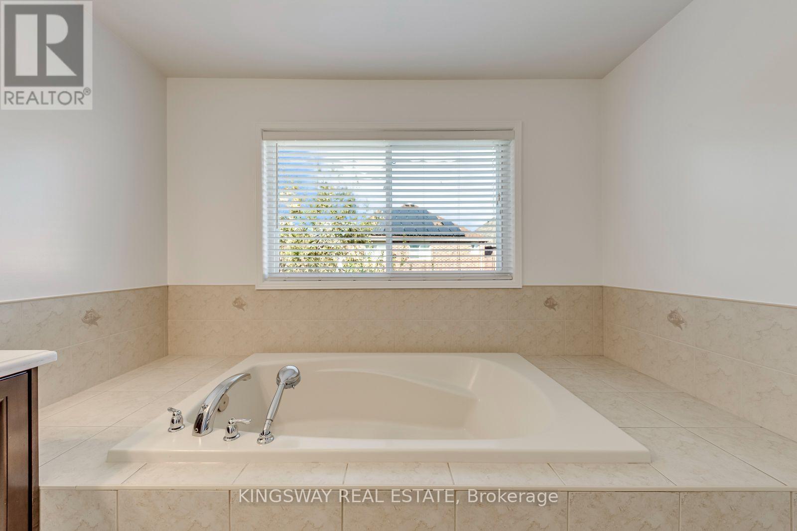 3133 Mission Hill Drive, Mississauga, ON