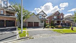 19 WALDRON CRESCENT Richmond Hill, ON L4E 4A3