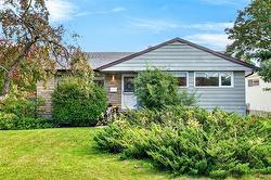 8 Durness BAY  Winnipeg, MB R2K 2V6