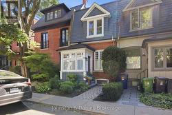 17 GIBSON AVENUE Toronto, ON M5R 1T4