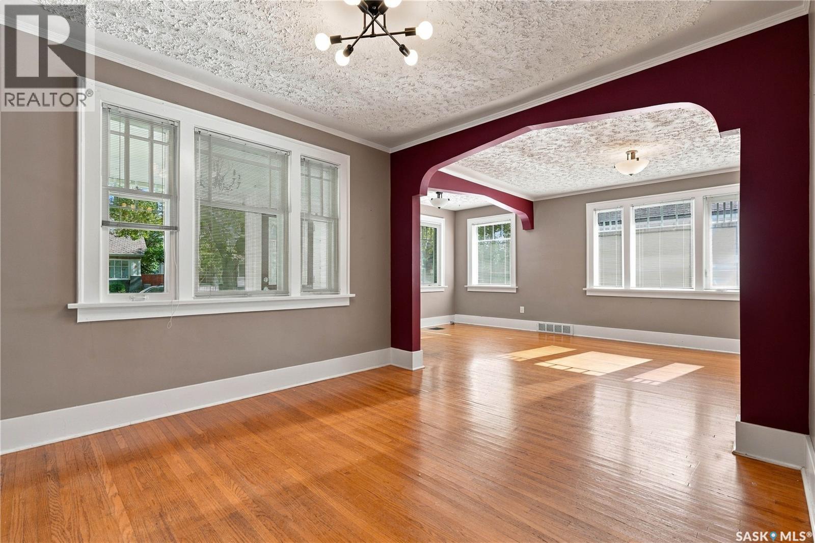 1716 Lorne Avenue, Saskatoon, SK