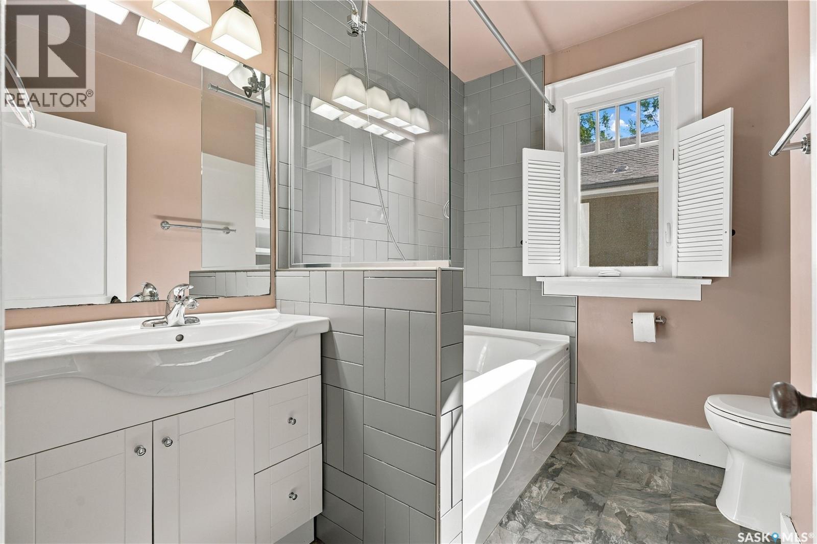 1716 Lorne Avenue, Saskatoon, SK