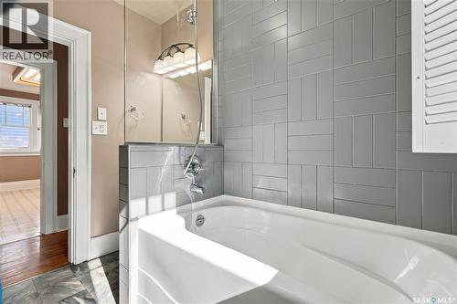 1716 Lorne Avenue, Saskatoon, SK 