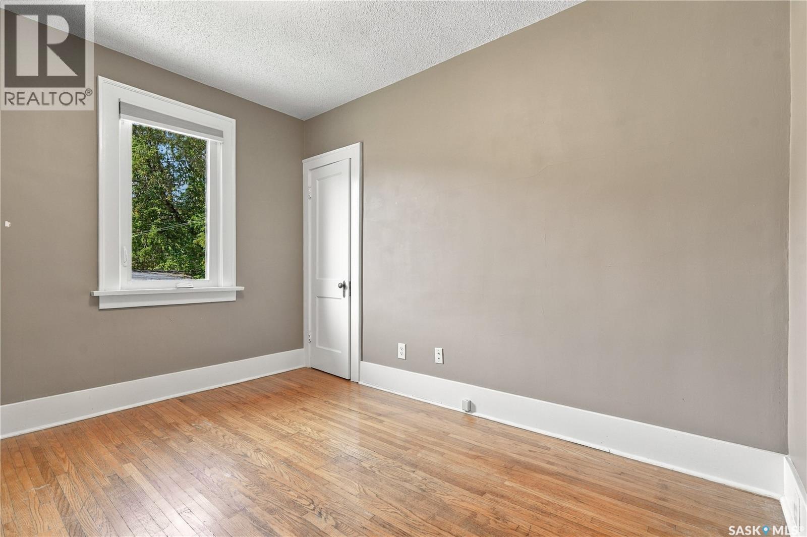 1716 Lorne Avenue, Saskatoon, SK