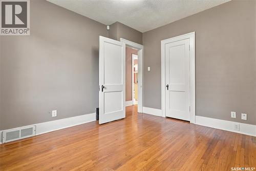 1716 Lorne Avenue, Saskatoon, SK 