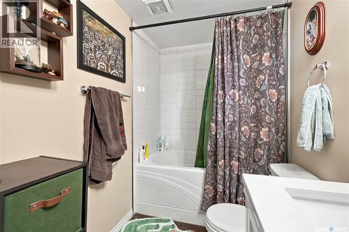 1716 Lorne Avenue, Saskatoon, SK 