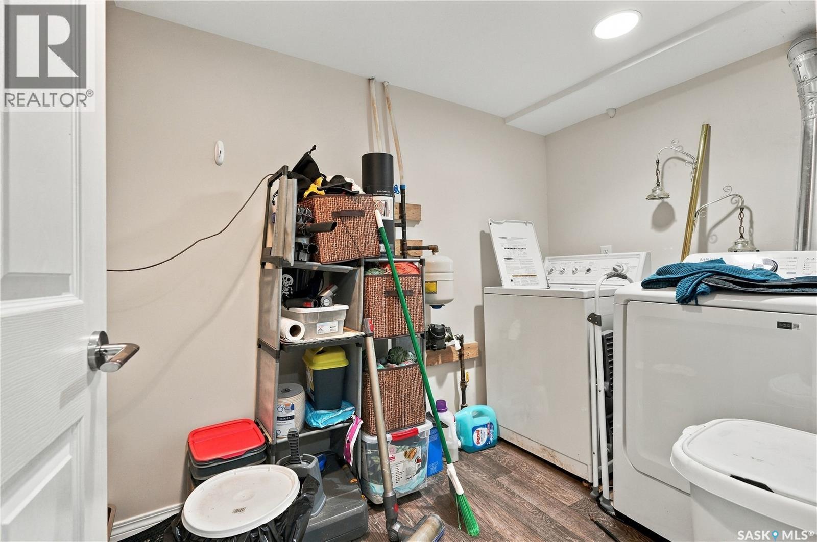 1716 Lorne Avenue, Saskatoon, SK