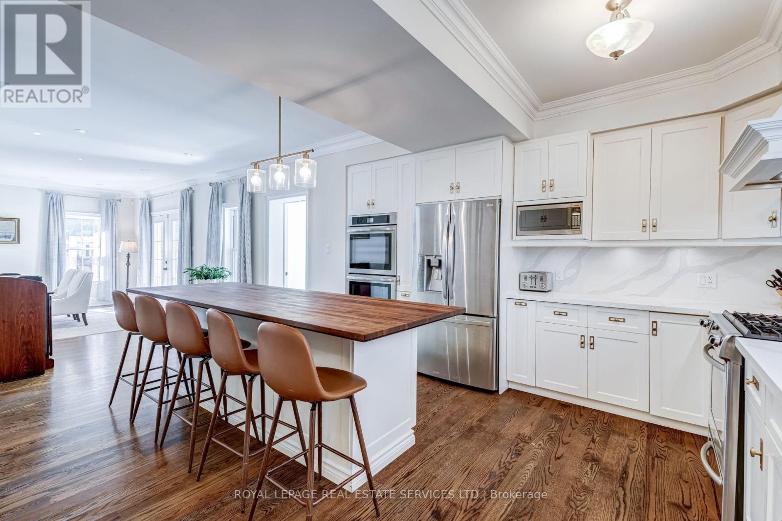 2305 Belyea Street, Oakville, ON