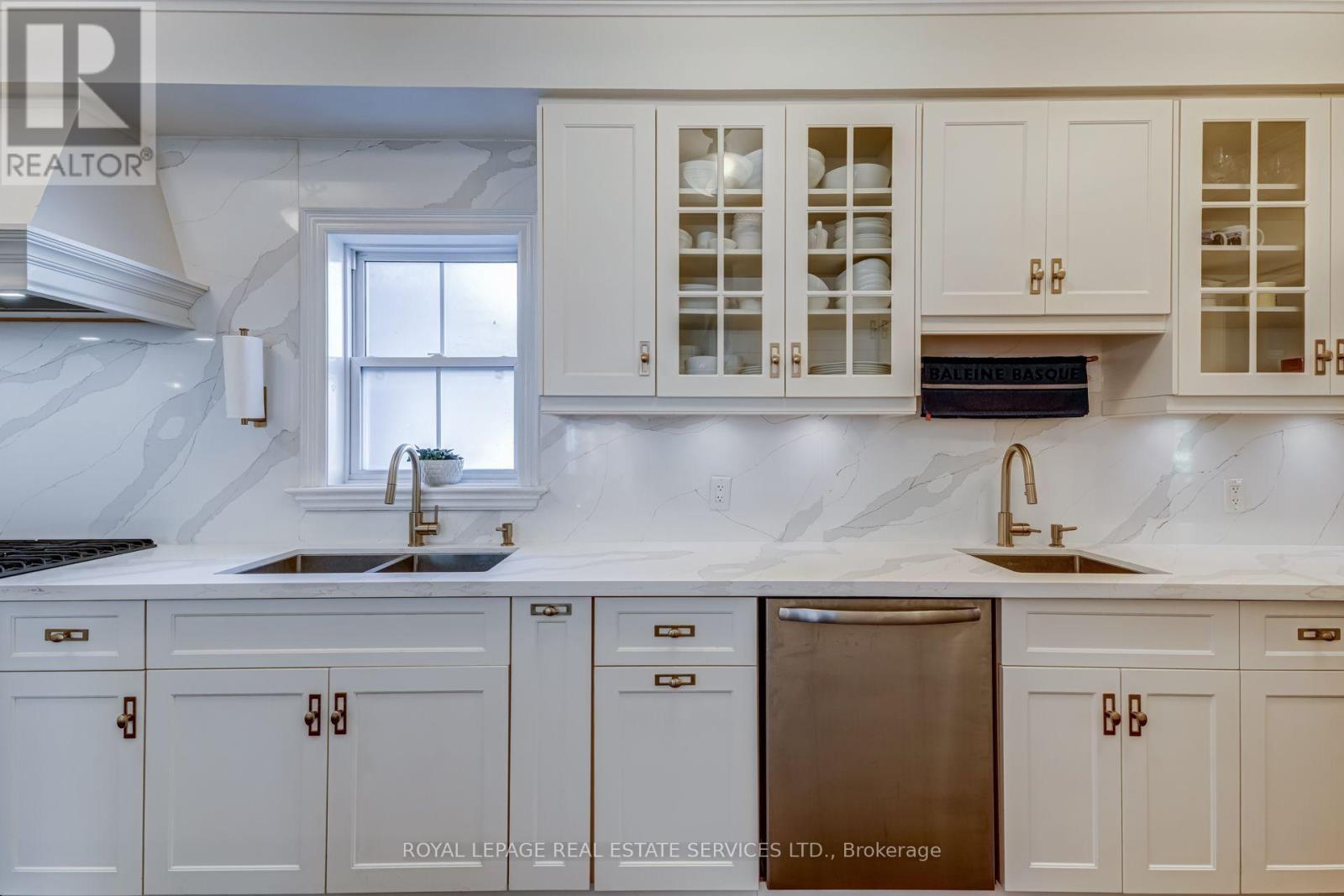 2305 Belyea Street, Oakville, ON