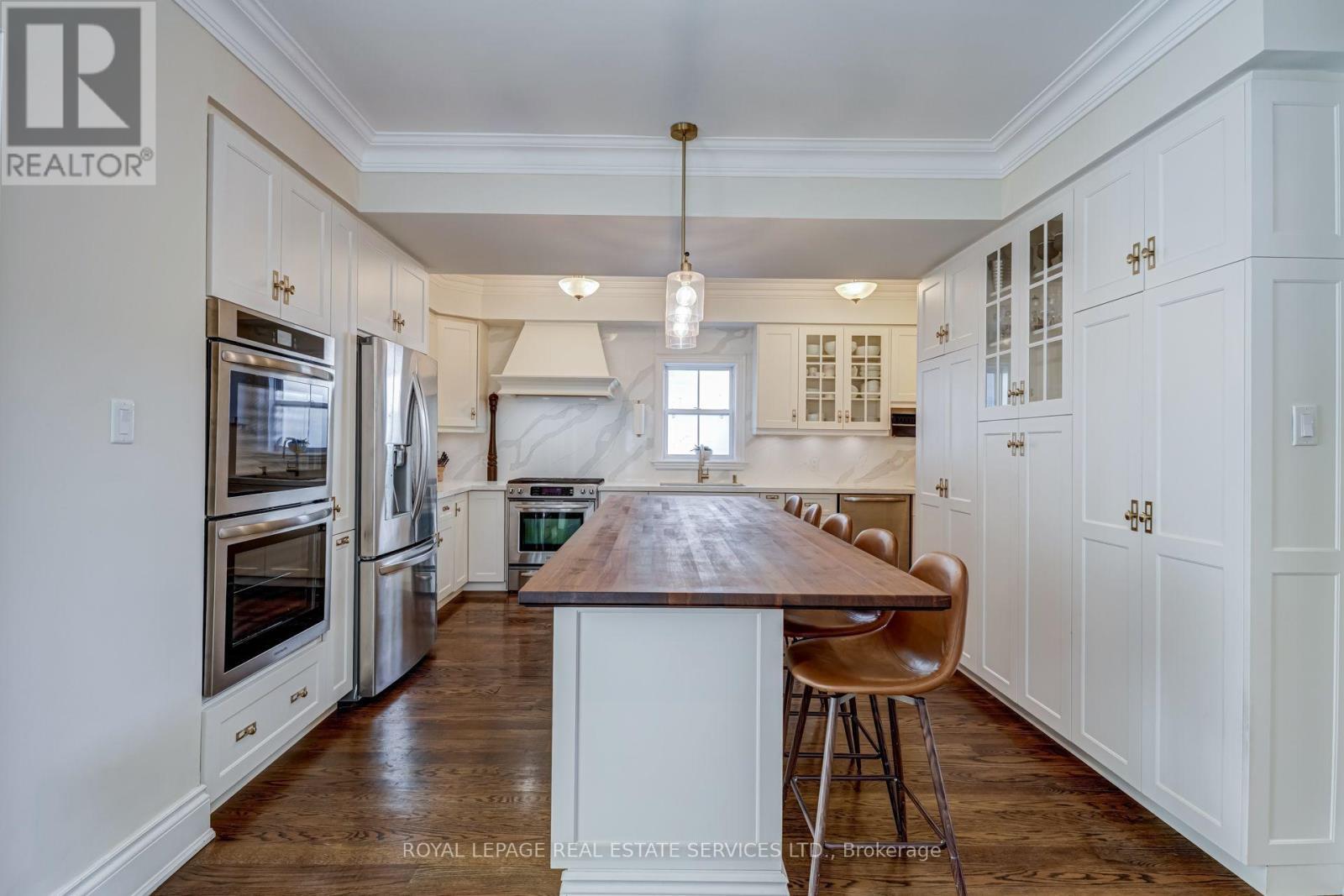 2305 Belyea Street, Oakville, ON