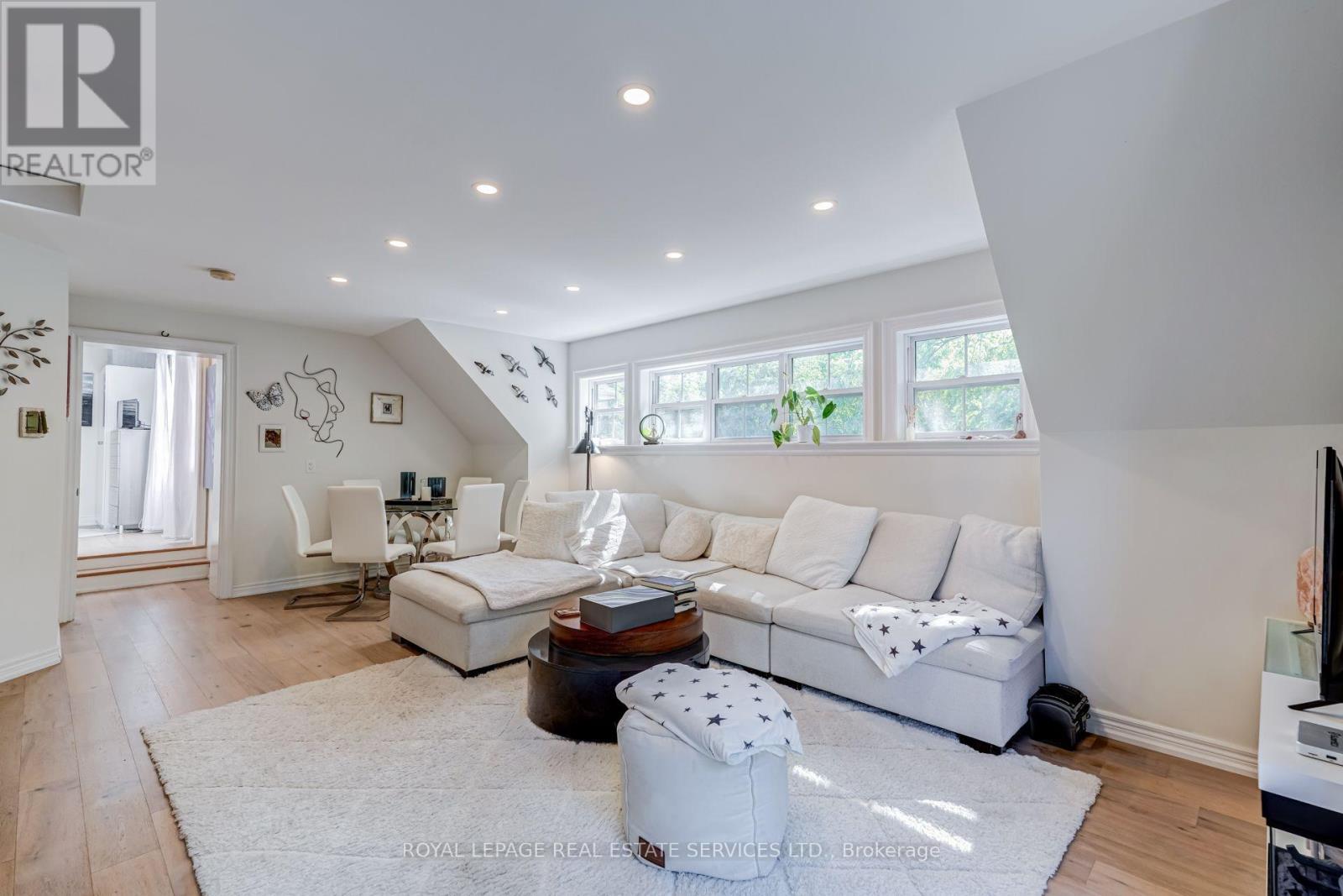 2305 Belyea Street, Oakville, ON