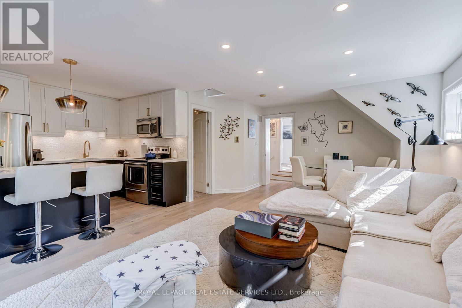 2305 Belyea Street, Oakville, ON