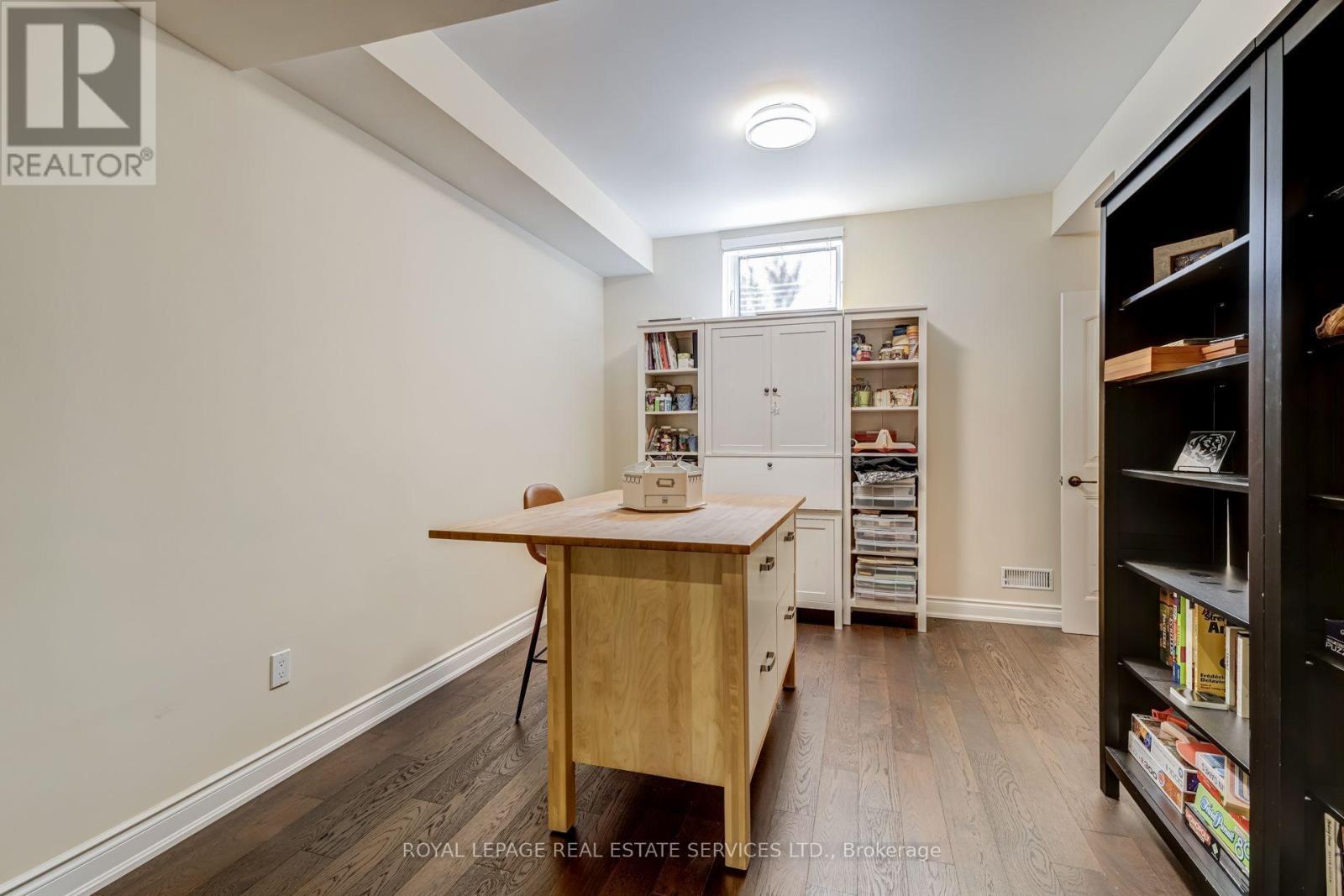 2305 Belyea Street, Oakville, ON