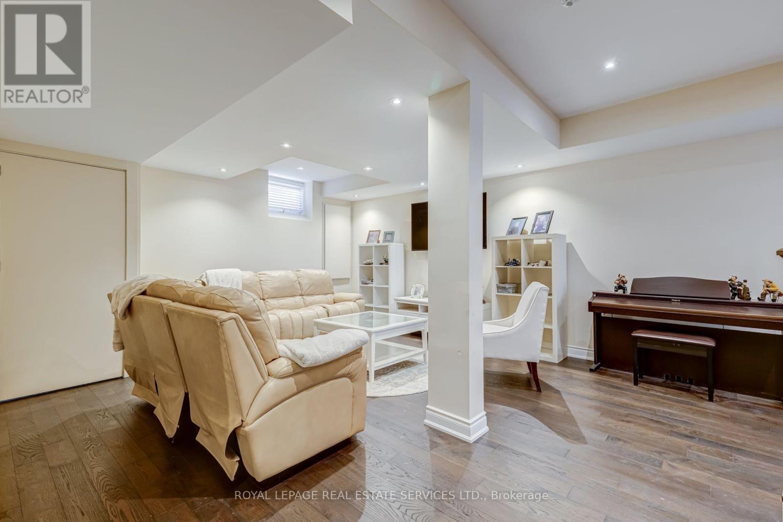 2305 Belyea Street, Oakville, ON