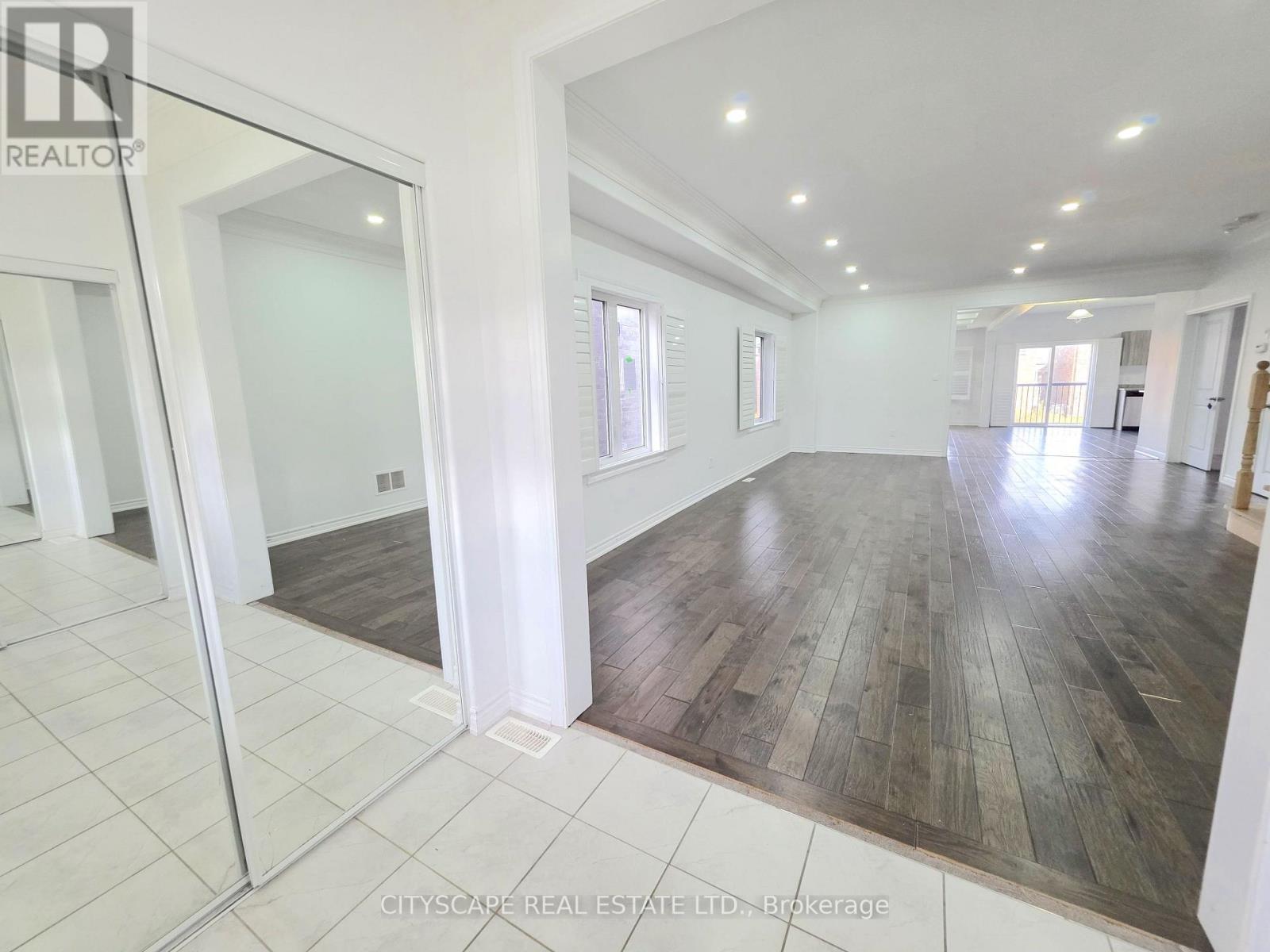 Foyer - 321 Van Dusen Avenue, Southgate, ON