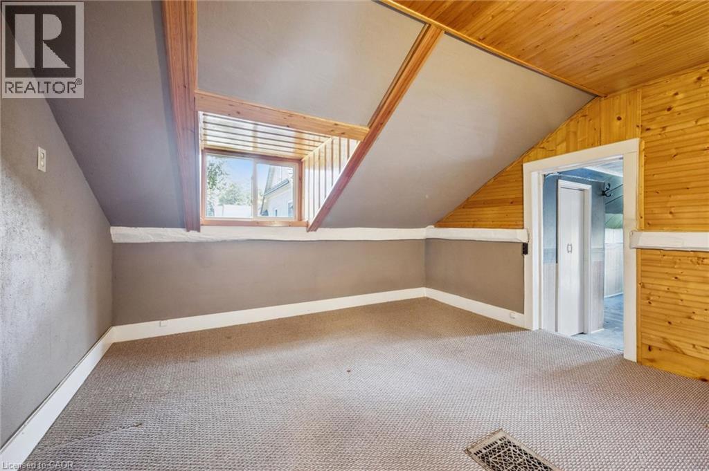 1126 Queen'S Bush Road, Wellesley, ON