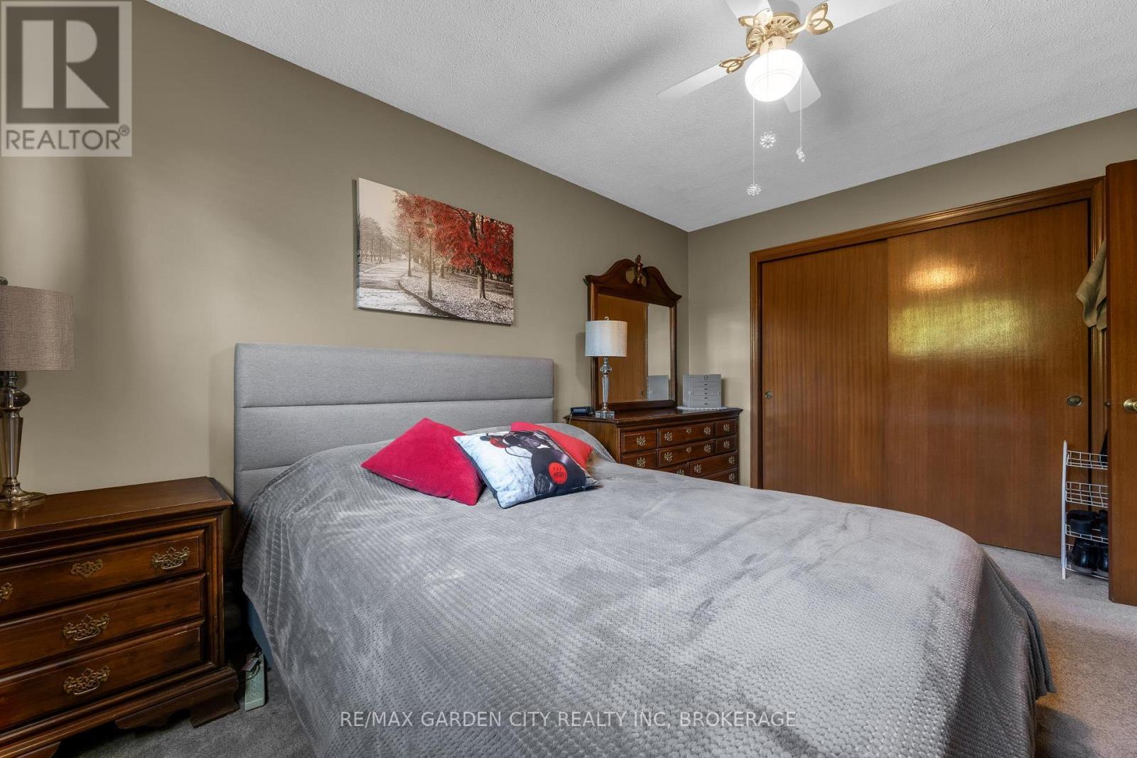54 Crestcombe Road, St. Catharines (Ridley), ON