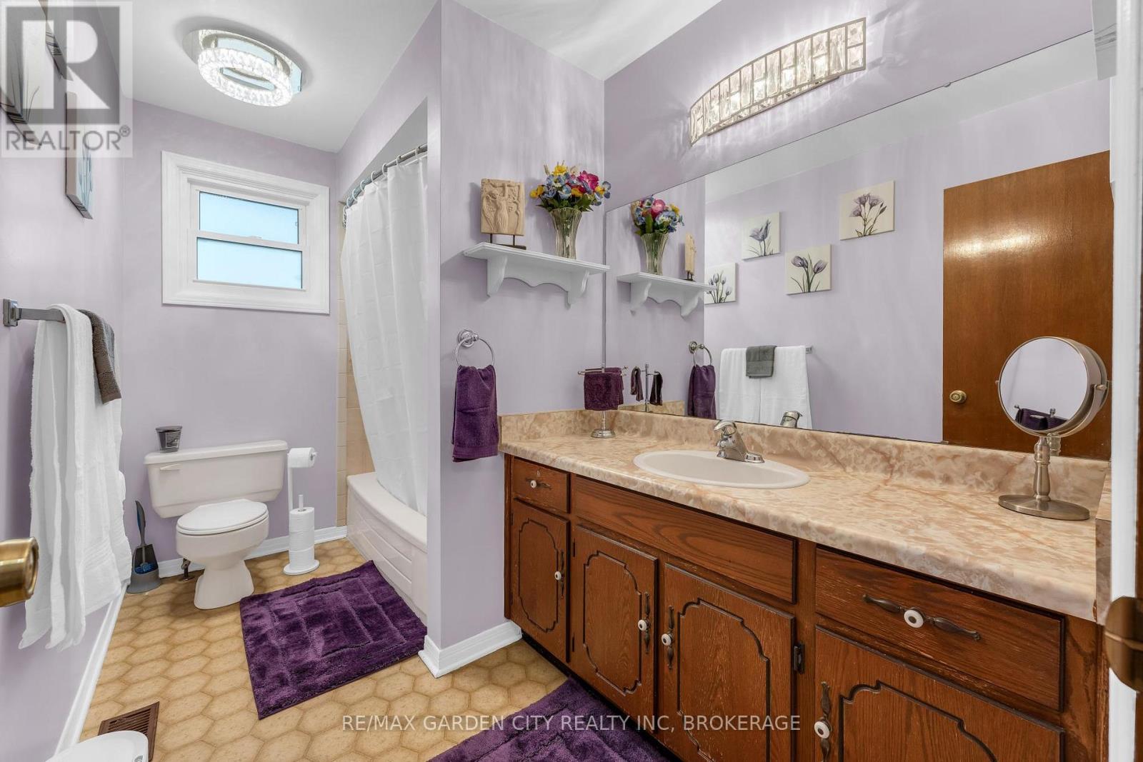 54 Crestcombe Road, St. Catharines (Ridley), ON