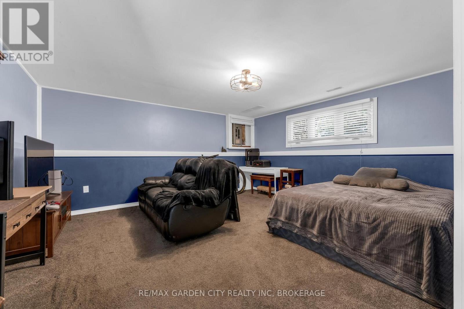 54 Crestcombe Road, St. Catharines (Ridley), ON
