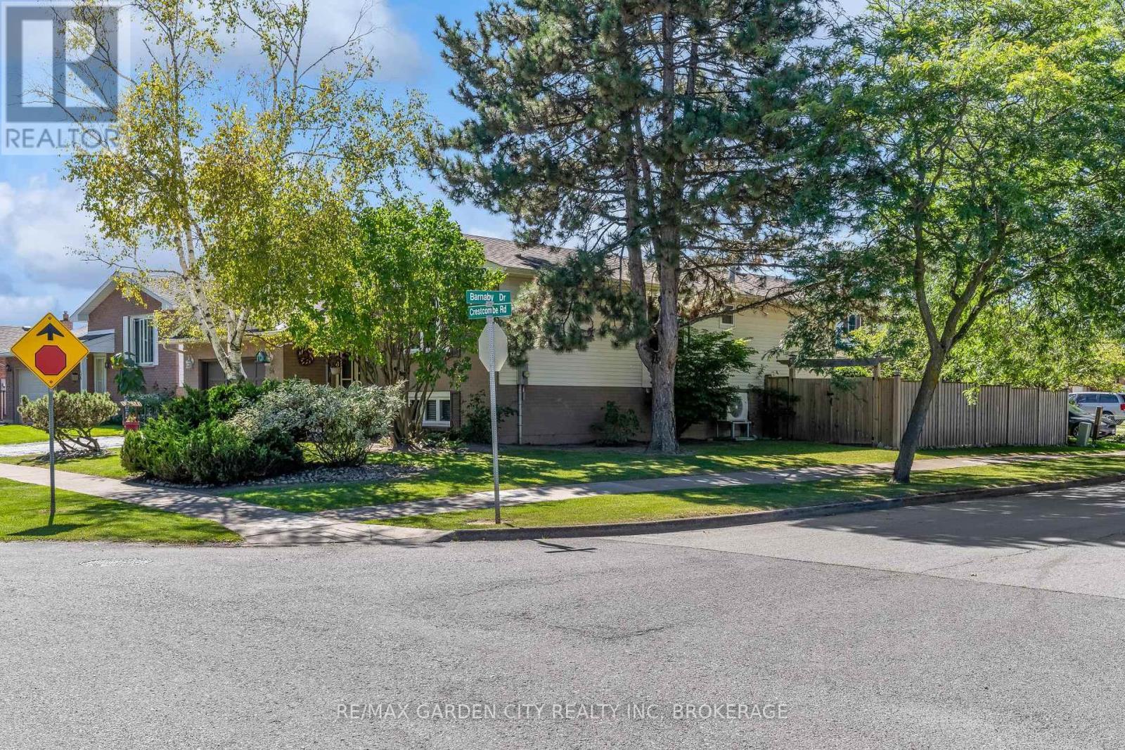 54 Crestcombe Road, St. Catharines (Ridley), ON