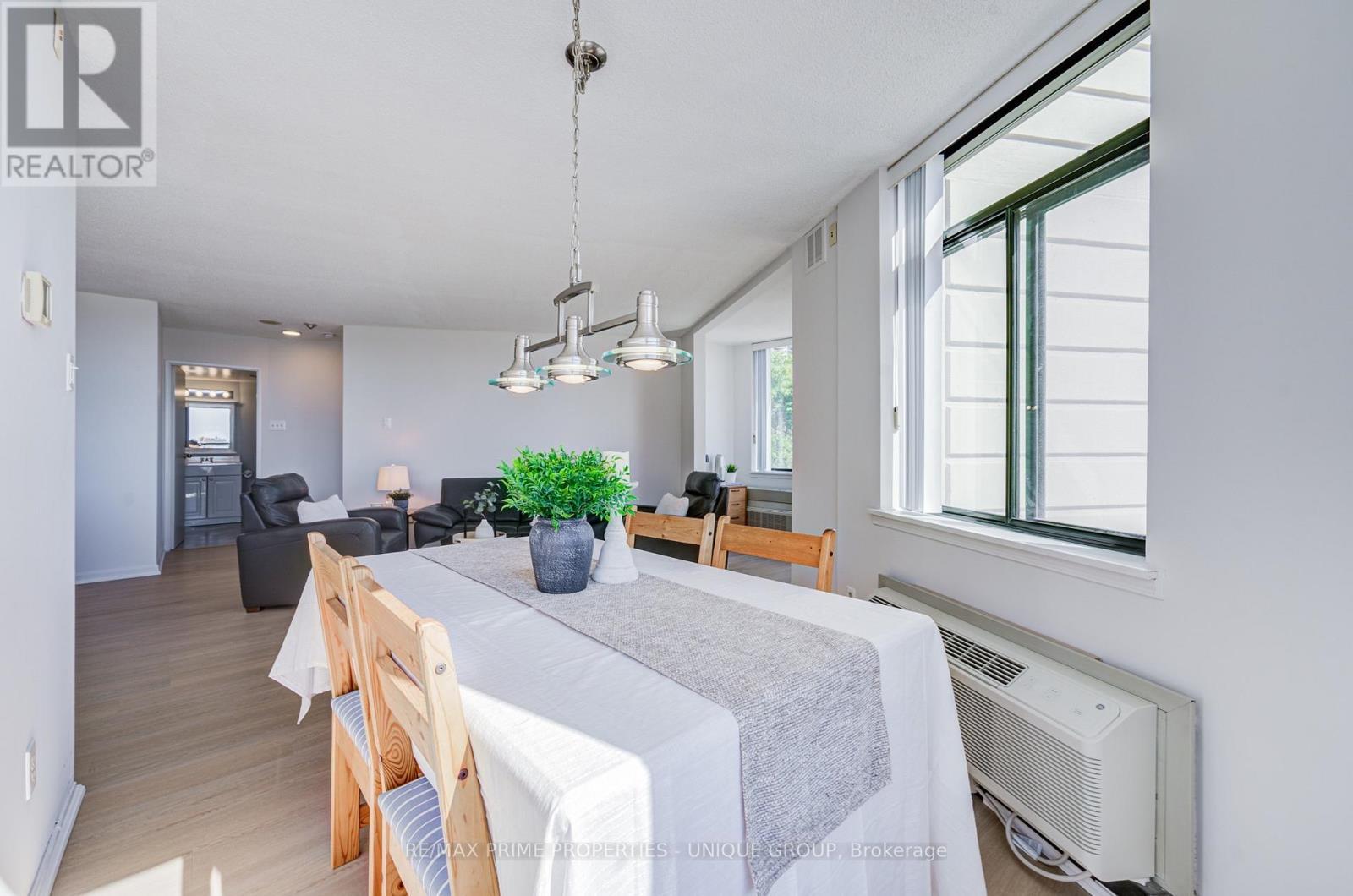 Dining room view towards living room and den. - 301 - 250 Queens Quay W, Toronto, ON